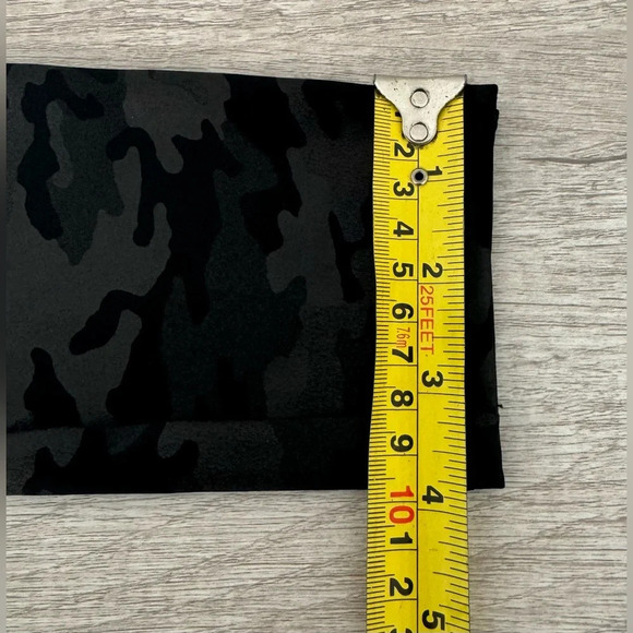 Spanx Faux Leather Camo Leggings Sporty Gorp Rock Streetwear Shaping NWT Small - Picture 4 of 10